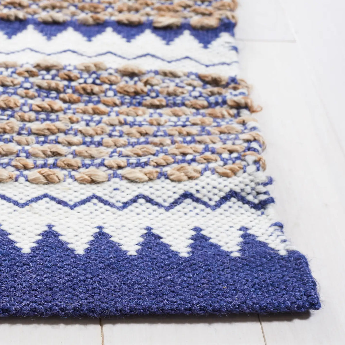 Safavieh Natural Fiber 4'-0" x 6'-0" Rug in Natural / Navy