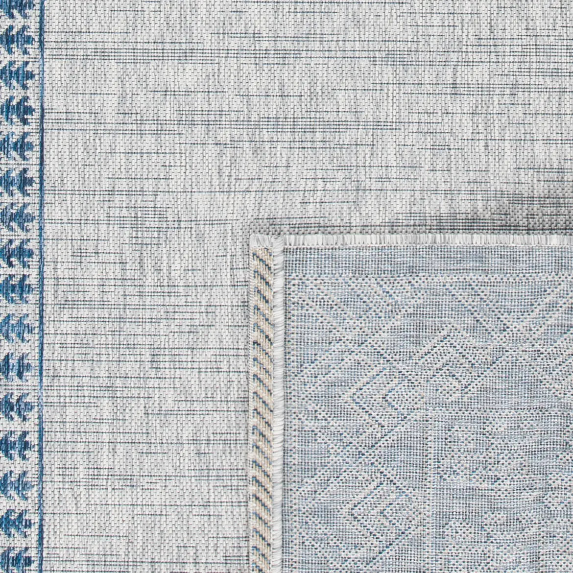 Safavieh Courtyard 5'-3" x 7'-7" Rug in Grey / Navy