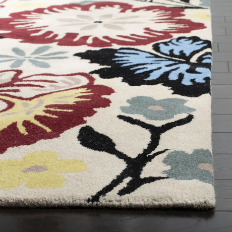 Safavieh Soho 3'-6" x 5'-6" Rug in Ivory / Multi