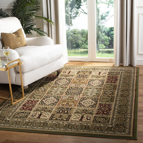 Safavieh Lyndhurst 4'-0" x 6'-0" Rug in Multi / Green