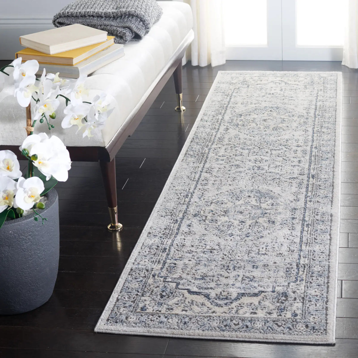 Safavieh Martha Stewart 2'-2" x 8'-0" Rug in Light Blue / Ivory