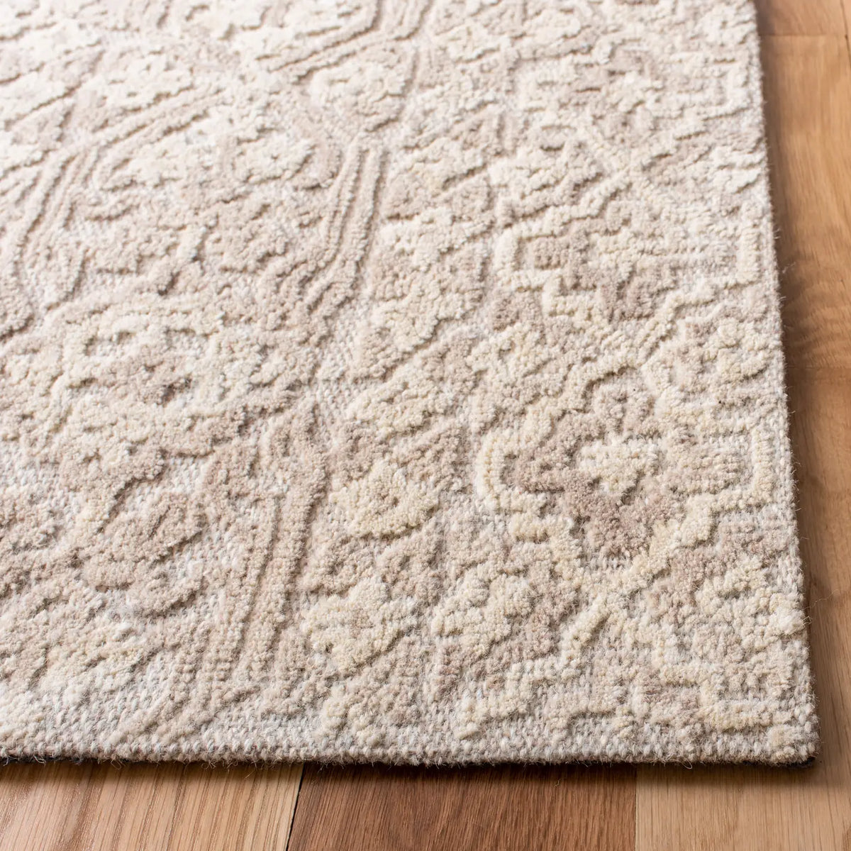 Safavieh Abstract 4'-0" x 6'-0" Rug in Beige / Light Brown