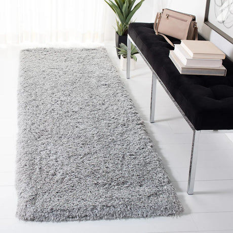 Safavieh Ocean Shag 2'-6" x 8'-0" Rug in Silver