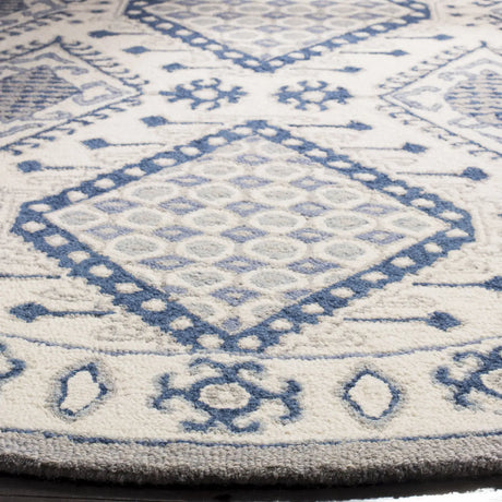 Safavieh Micro-Loop 5'-0" x 5'-0" Rug in Ivory / Blue