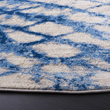 Safavieh Jasper 100 6'-7" x 6'-7" Rug in Navy / Ivory