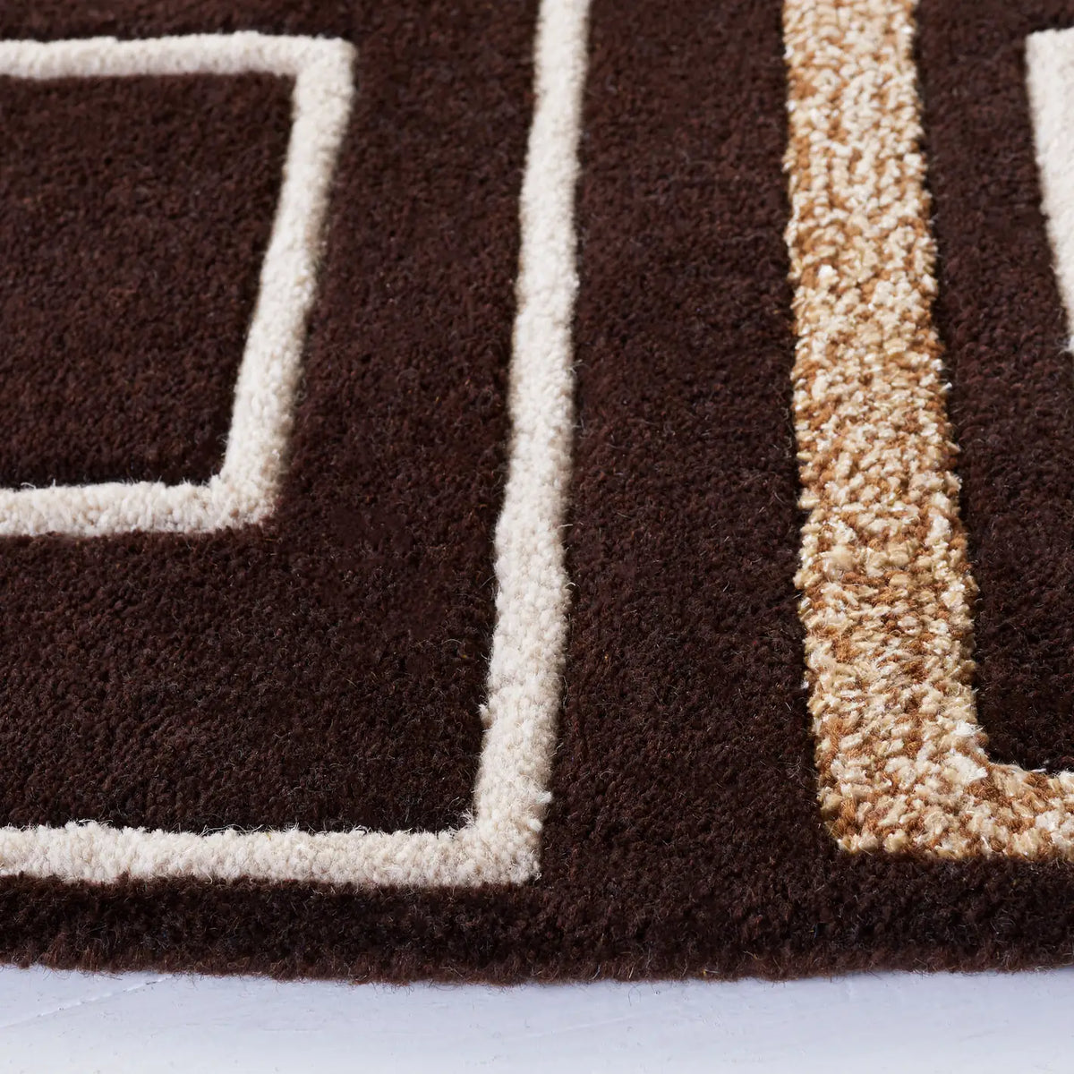 Safavieh Soho 6'-0" x 6'-0" Rug in Brown / Beige