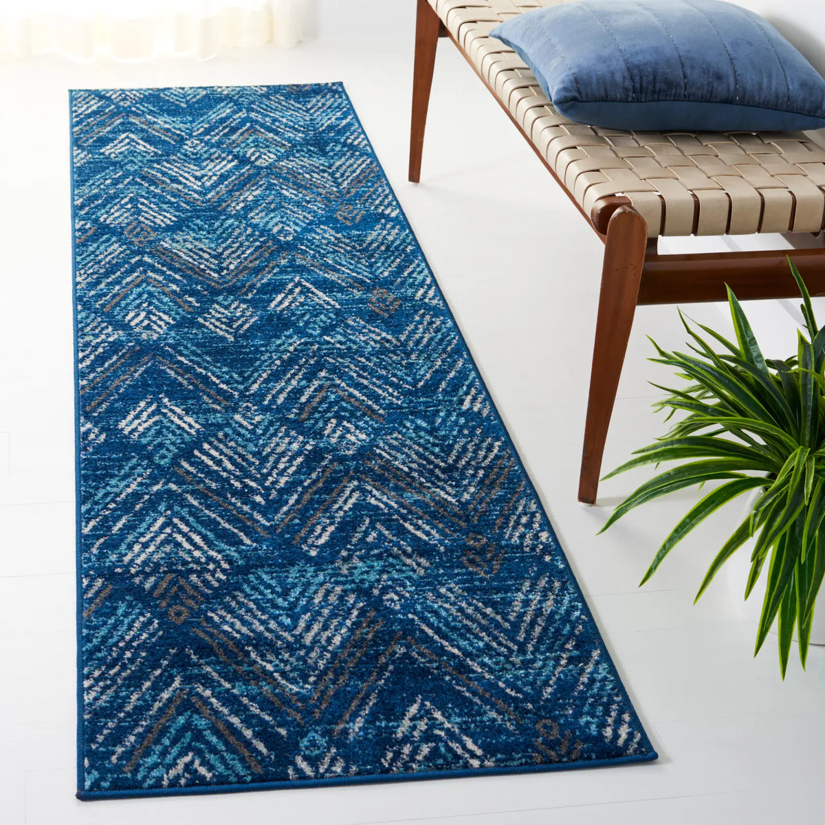 Safavieh Amsterdam 2'-3" x 8'-0" Rug in Navy / Aqua