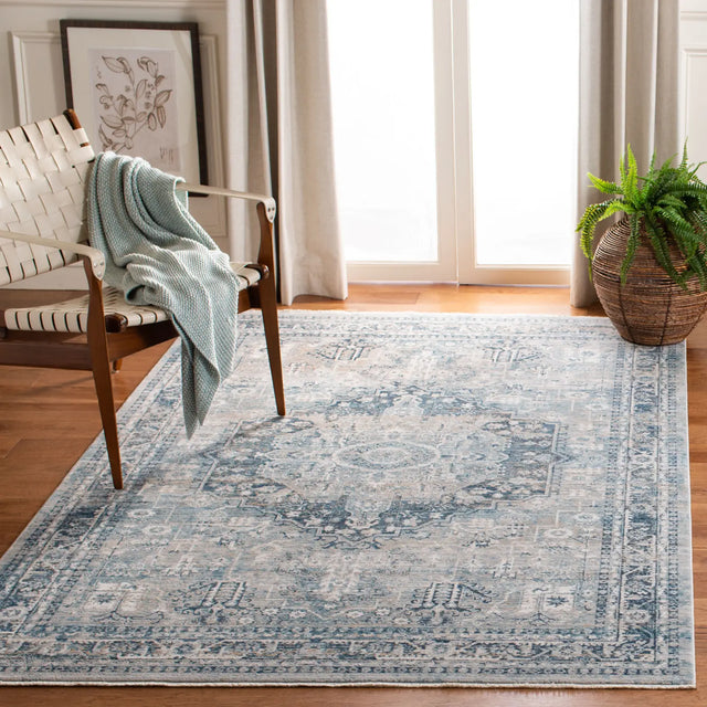 Safavieh Victoria 4'-0" x 6'-0" Rug in Blue / Grey
