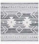 Safavieh Kilim 7'-0" x 7'-0" Rug in Grey / Ivory