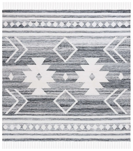 Safavieh Kilim 7'-0" x 7'-0" Rug in Grey / Ivory