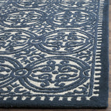 Safavieh Cambridge 6'-0" x 9'-0" Rug in Ivory / Navy