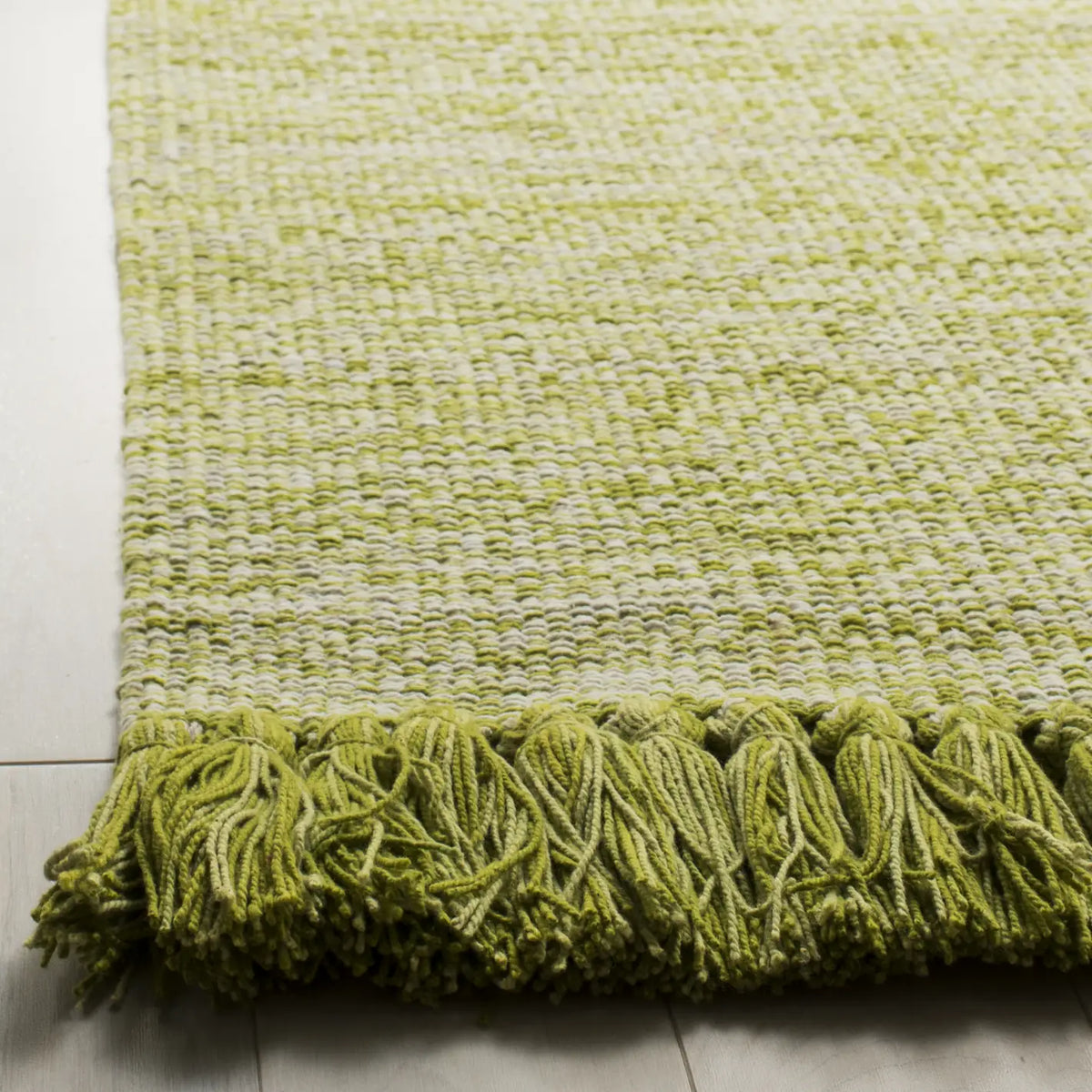 Safavieh Montauk 5'-0" x 8'-0" Rug in Olive / Green