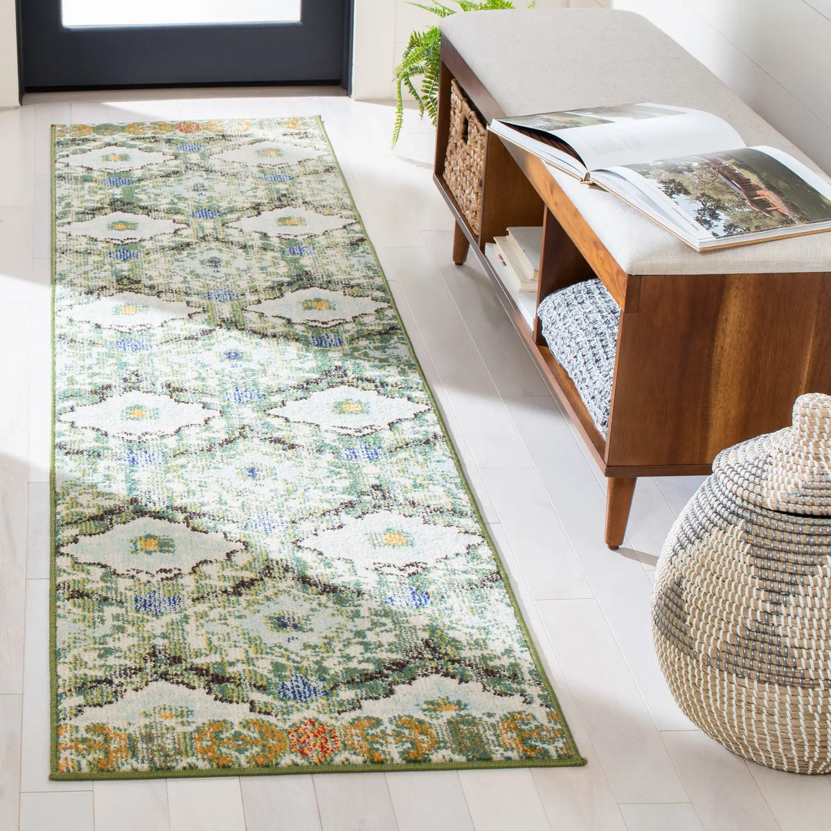 Safavieh Madison 2'-0" x 8'-0" Rug in Green / Ivory