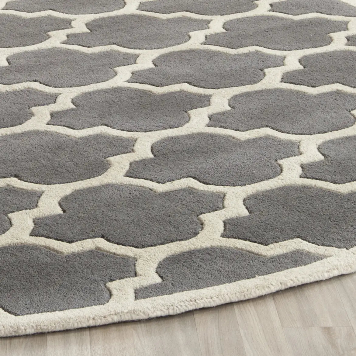Safavieh Chatham 5'-0" x 5'-0" Rug in Dark Grey / Ivory