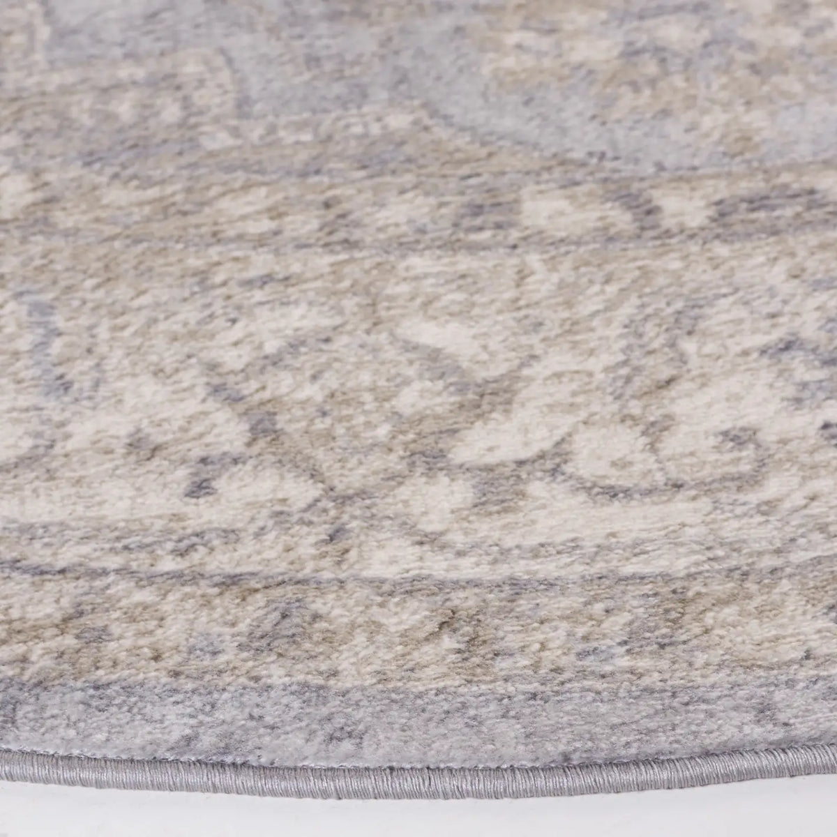 Safavieh Brentwood 6'-7" x 6'-7" Rug in Grey / Beige