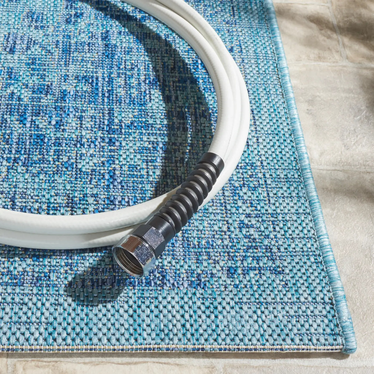 Safavieh Courtyard 4'-0" x 5'-7" Rug in Navy / Aqua
