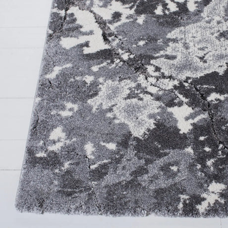 Safavieh Cyrus Shag 4'-5" x 6'-5" Rug in Grey / Ivory
