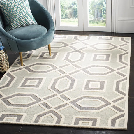 Safavieh Cambridge 5'-0" x 8'-0" Rug in Grey / Ivory