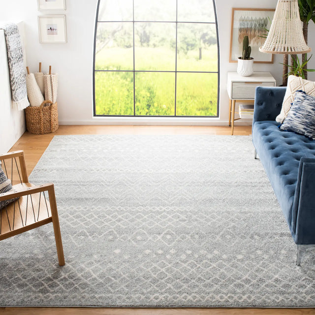 Safavieh Madison 700 10'-0" x 14'-0" Rug in Silver / Ivory