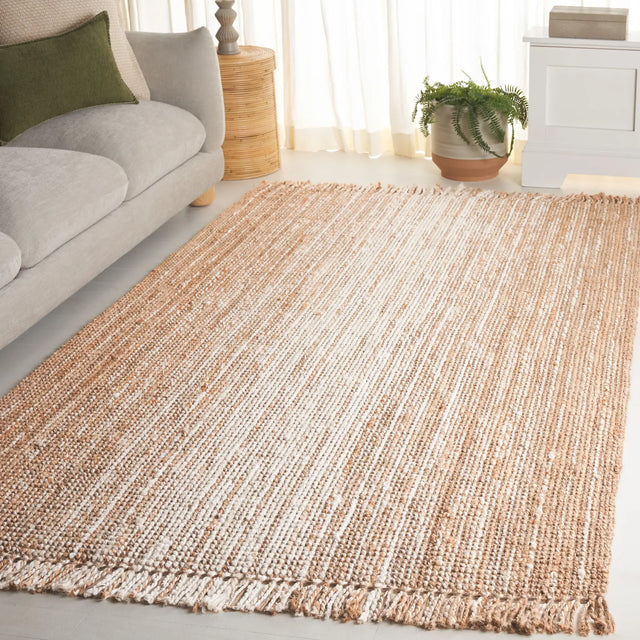 Safavieh Natural Fiber 4'-0" x 6'-0" Rug in Ivory / Natural