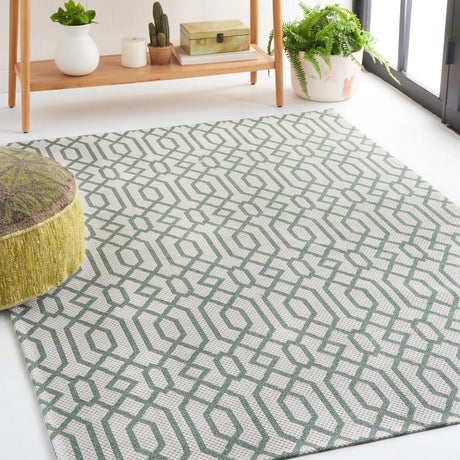 Safavieh Martha Stewart 5'-0" x 7'-0" Rug in Green / Ivory