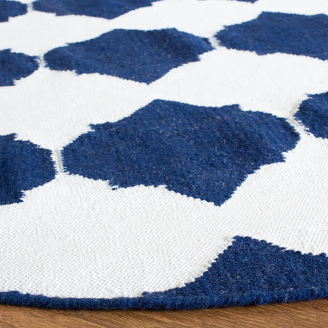 Safavieh Dhurries 7'-0" x 7'-0" Rug in Navy / Ivory