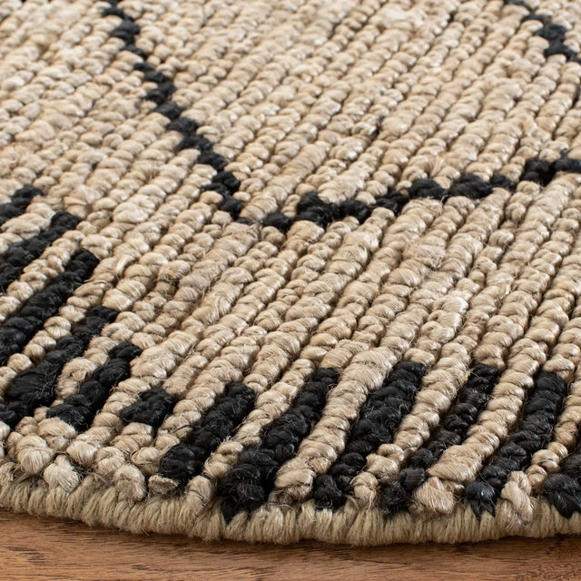 Safavieh Bohemian 6'-0" x 6'-0" Rug in Beige / Black
