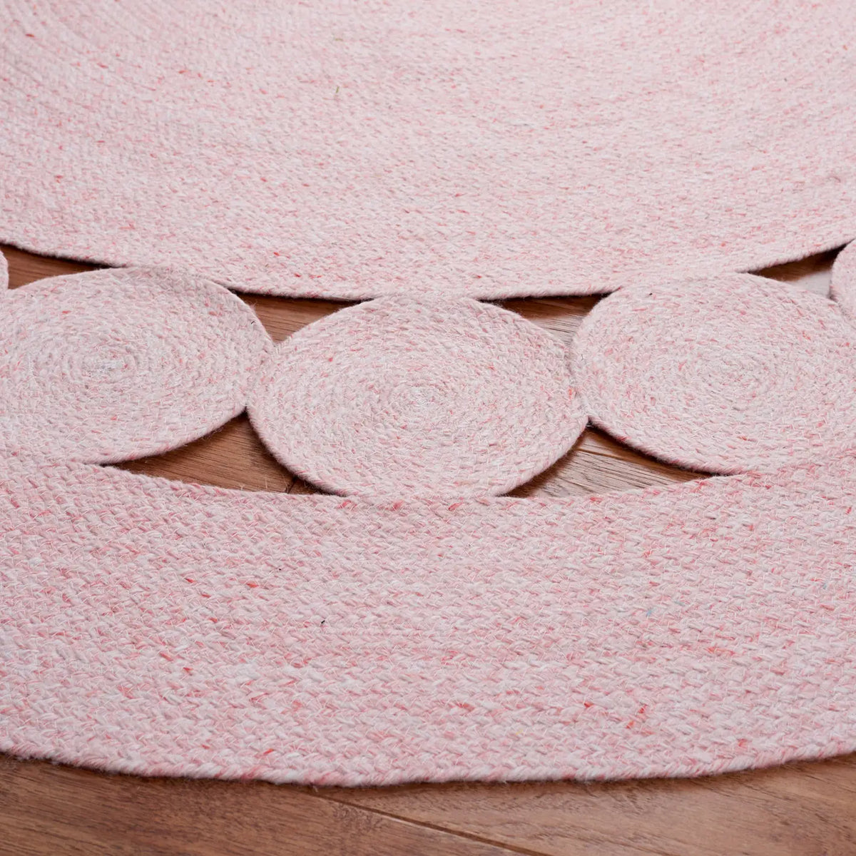 Safavieh Cape Cod 5'-0" x 5'-0" Rug in Pink