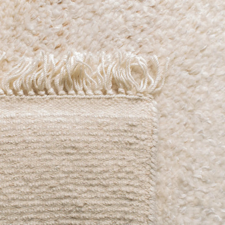 Safavieh Casablanca 5'-0" x 8'-0" Rug in Beige
