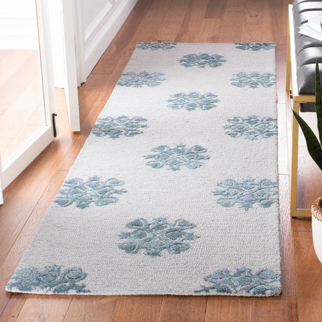 Safavieh Soho 2'-6" x 14'-0" Rug in Ivory / Light Blue
