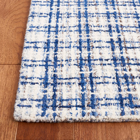 Safavieh Abstract 4'-0" x 6'-0" Rug in Blue / Ivory