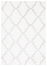 Safavieh Tahoe Shag 4'-0" x 6'-0" Rug in White / Silver
