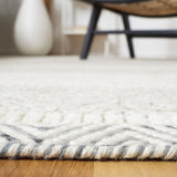 Safavieh Martha Stewart 4'-0" x 6'-0" Rug in Ivory / Grey