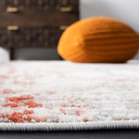 Safavieh Shivan 100 4'-0" x 6'-0" Rug in Ivory / Rust