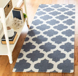 Safavieh Dhurries 2'-6" x 7'-0" Rug in Blue / Ivory