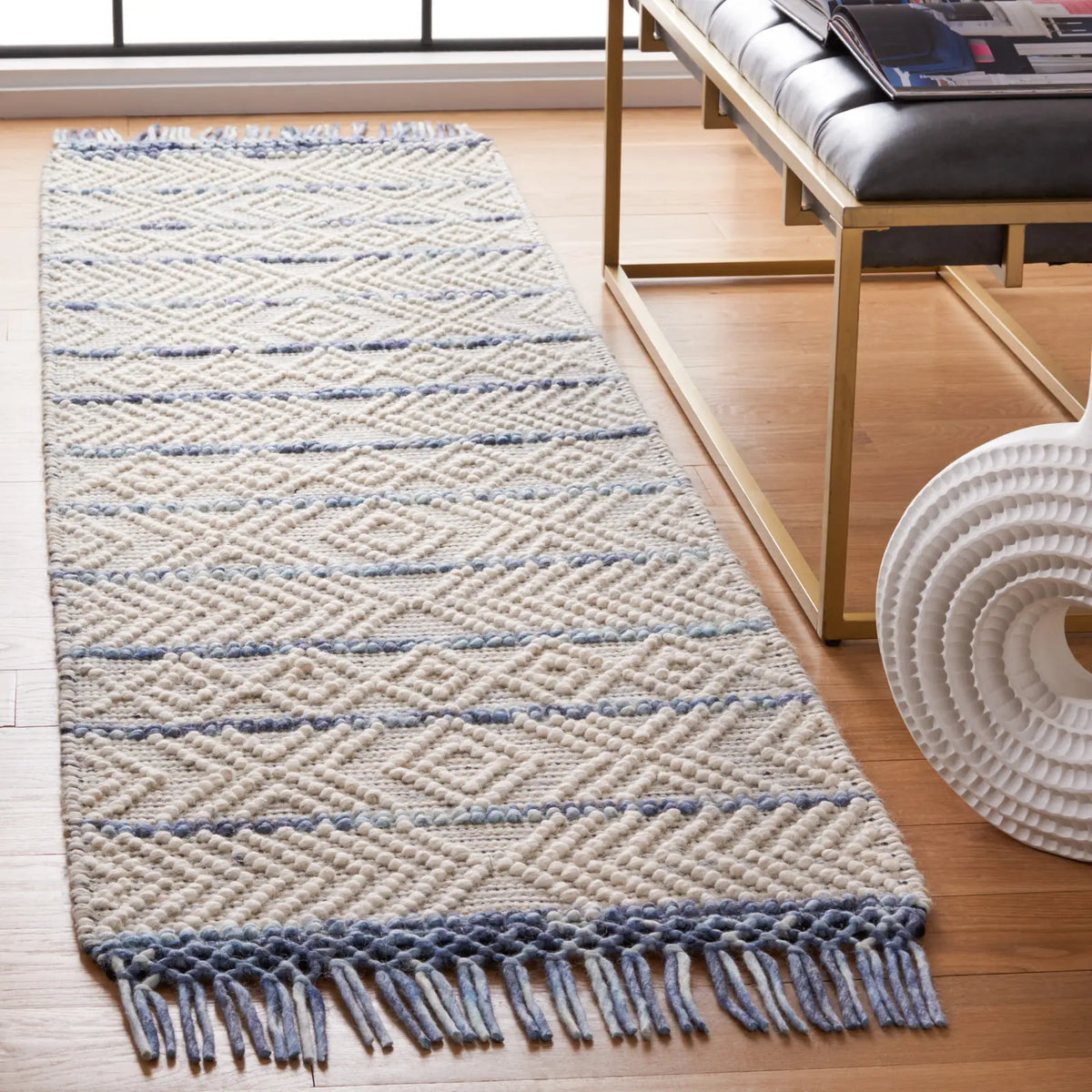 Safavieh Natura 2'-3" x 8'-0" Rug in Ivory / Blue