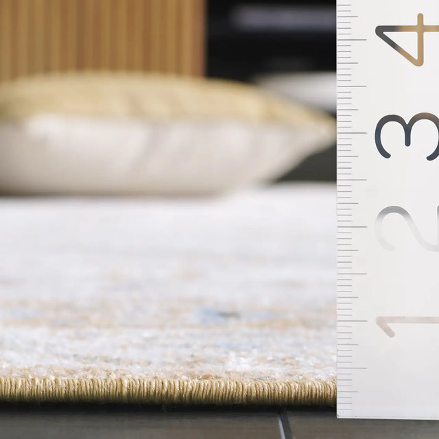 Safavieh Bayside 4'-0" x 6'-0" Rug in Gold / Green