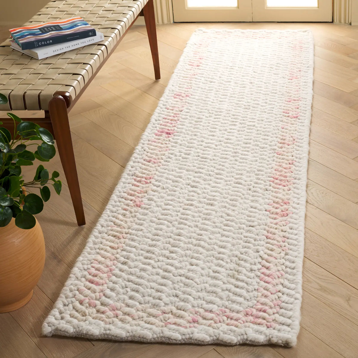 Safavieh Natura 2'-3" x 8'-0" Rug in Ivory / Pink