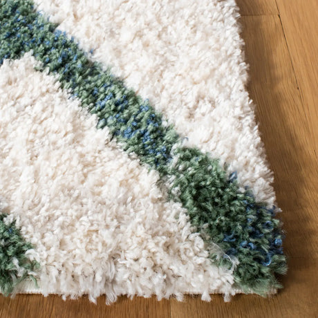 Safavieh Berber Shag 200 4'-0" x 6'-0" Rug in Ivory / Green