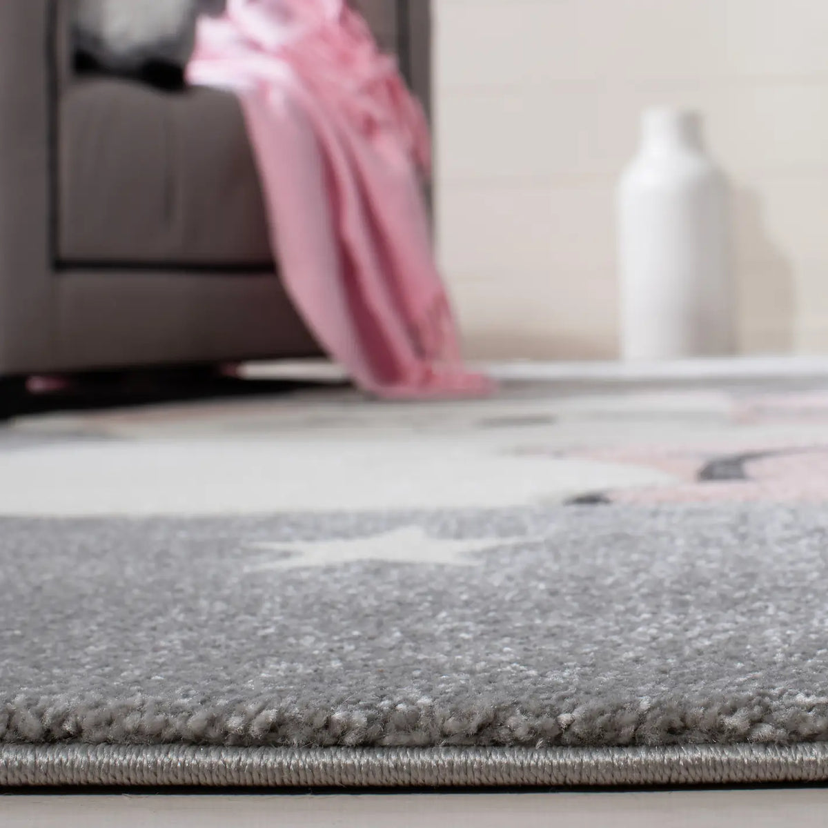 Safavieh Carousel Kids 100 4'-0" x 6'-0" Rug in Grey / Ivory