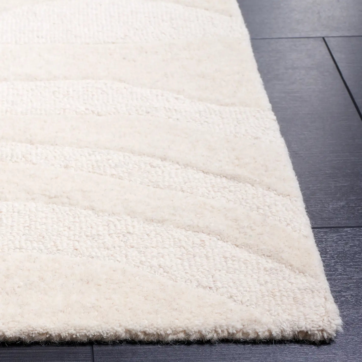 Safavieh Rodeo Drive 4'-0" x 6'-0" Rug in Ivory
