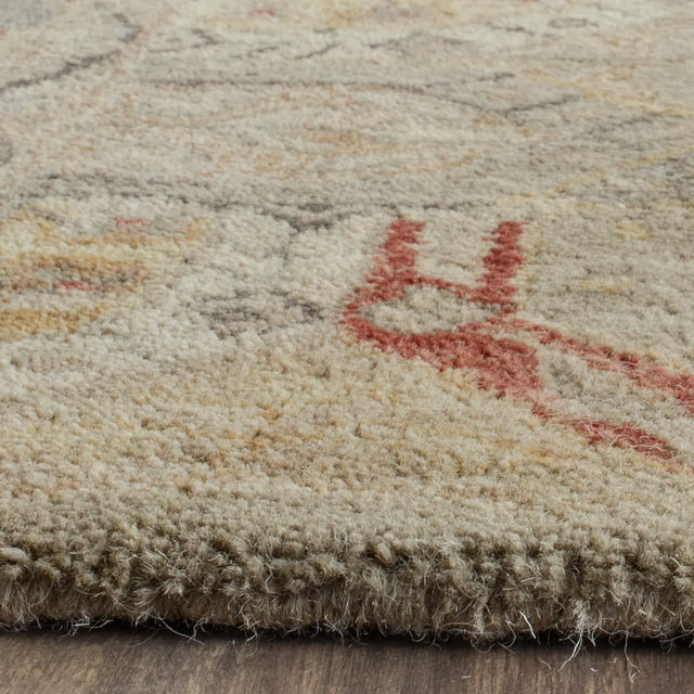 Safavieh Antiquity 4'-0" x 6'-0" Rug in Beige / Multi