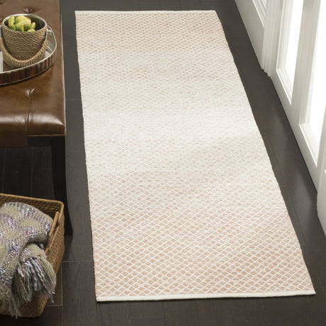 Safavieh Montauk 2'-3" x 11'-0" Rug in Beige / Ivory