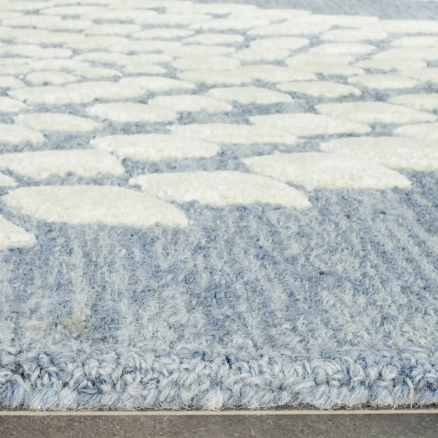Safavieh Bella 5'-0" x 8'-0" Rug in Blue / Ivory