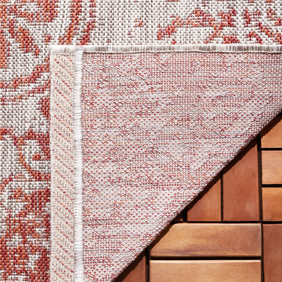 Safavieh Courtyard 5'-3" x 7'-7" Rug in Red / Beige