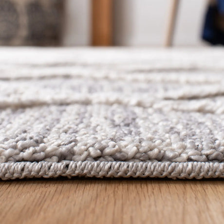 Safavieh Martha Stewart Berber Shag 5'-3" x 7'-6" Rug in Ivory / Grey