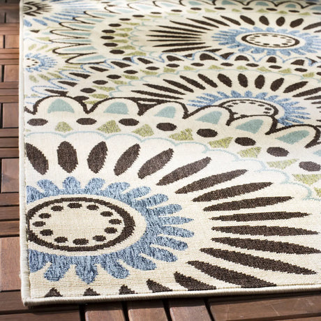 Safavieh Veranda 5'-3" x 7'-7" Rug in Cream / Blue