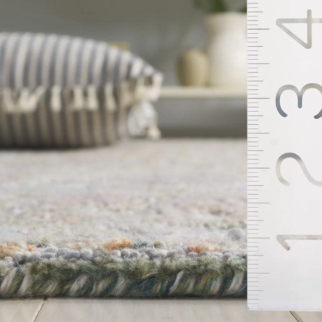 Safavieh Marquee 4'-0" x 6'-0" Rug in Green / Ivory