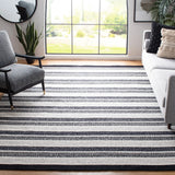Safavieh Kilim 8'-0" x 10'-0" Rug in Black / Ivory