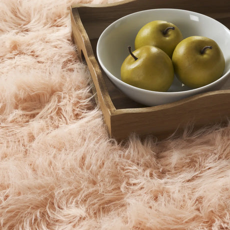 Safavieh Faux Sheep Skin 3'-0" x 5'-0" Rug in Light Pink